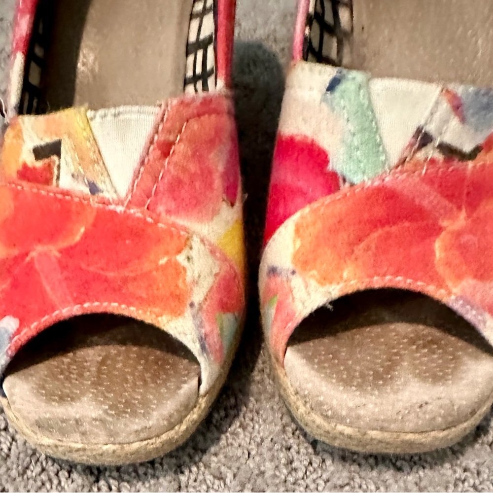Toms Floral Heels